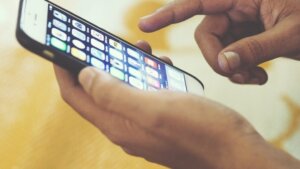 iPhone 15 huhuja ja ominaisuuksia